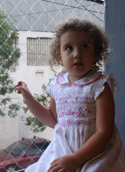 malla de seguridad infantil instalada en balcón 5×5